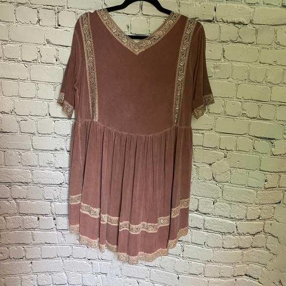 SOLD - Boho Faded Lace Tunic - Picture 4 of 4